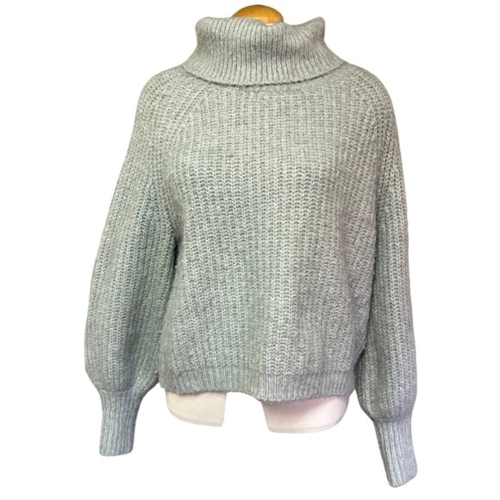 Moon and Madison Grey Chunky Knit Turtleneck Sweater Women’s Medium | GUC